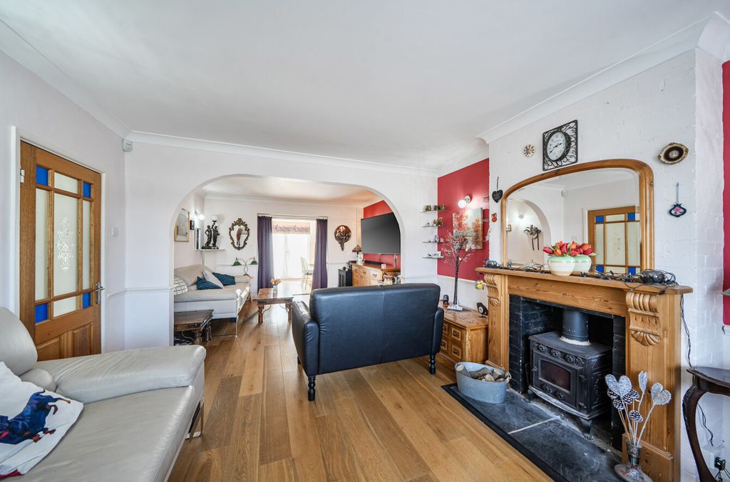 Property photo 3 of 22 1437332-10-69ce7A...