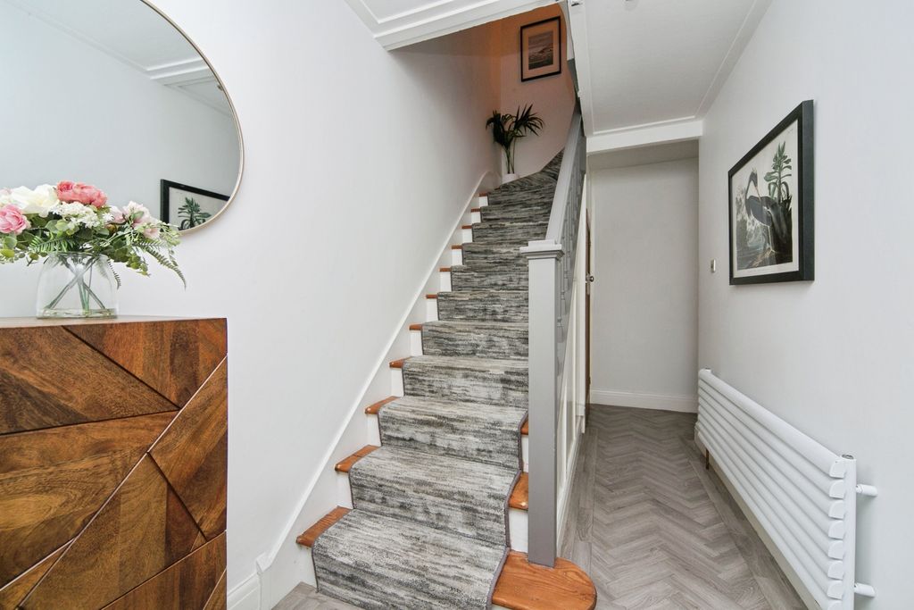 Property photo 2 of 15 Entrance Hallway