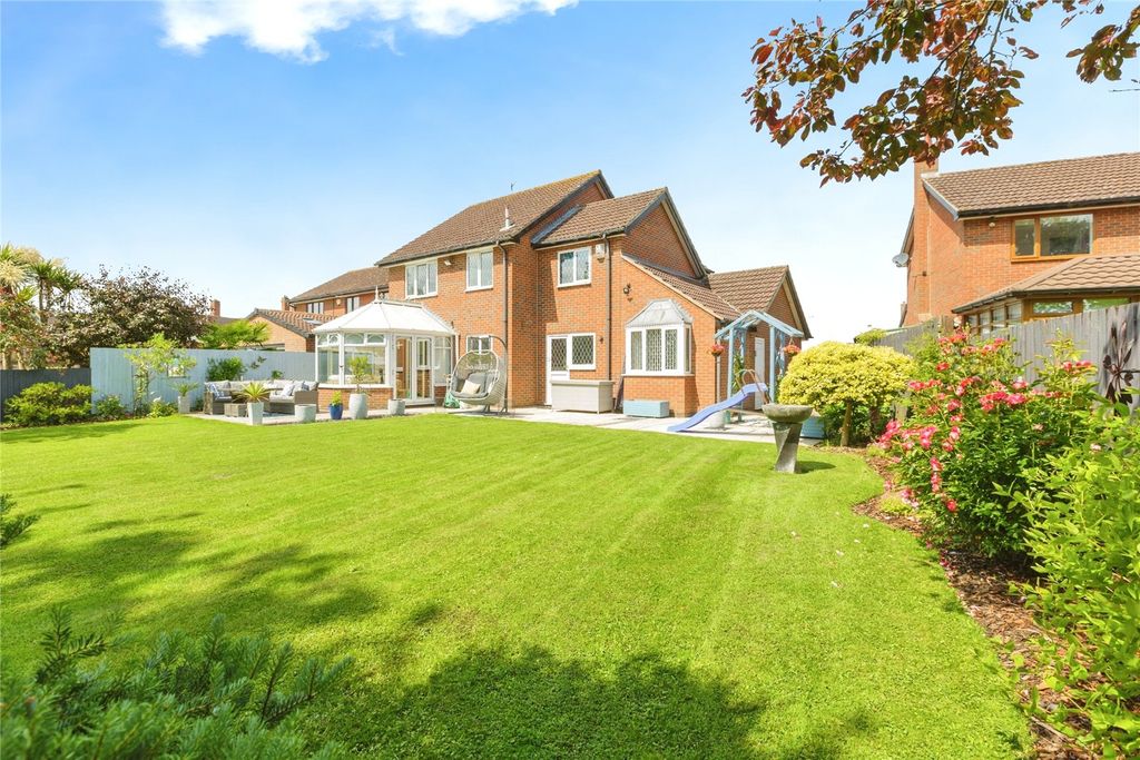 Property photo 2 of 27 Picture No. 29