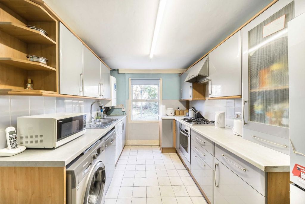 Property photo 3 of 8