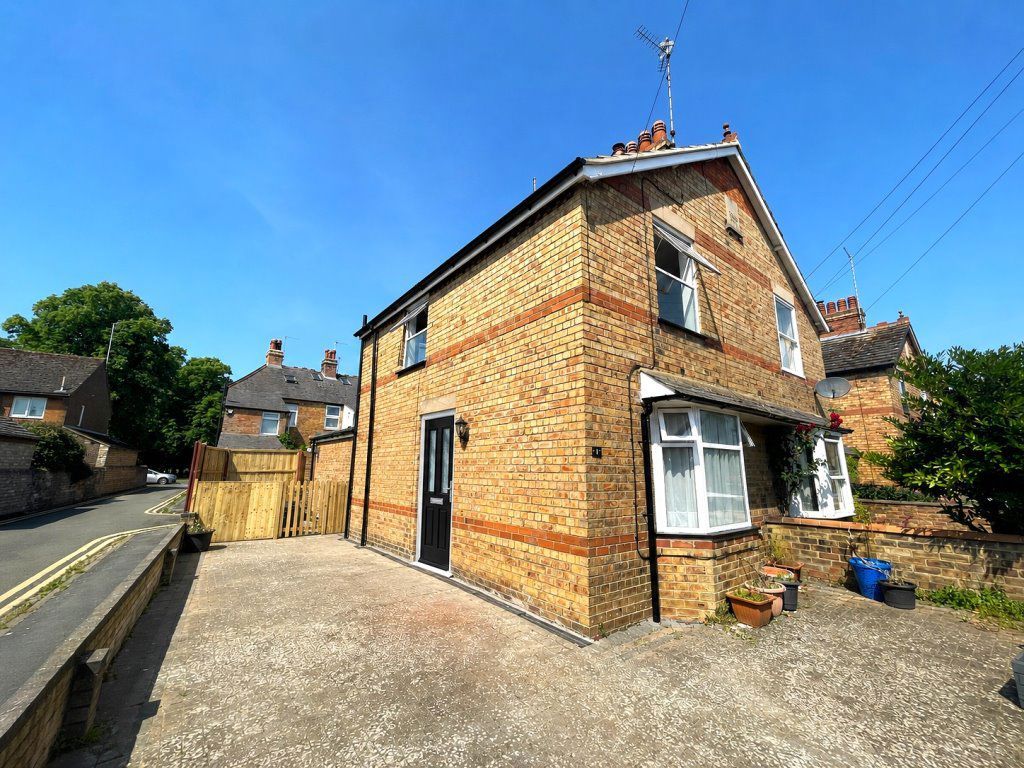 Property photo 2 of 8