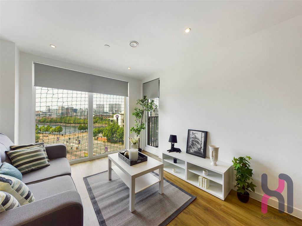 Property photo 3 of 10 Picture No. 04