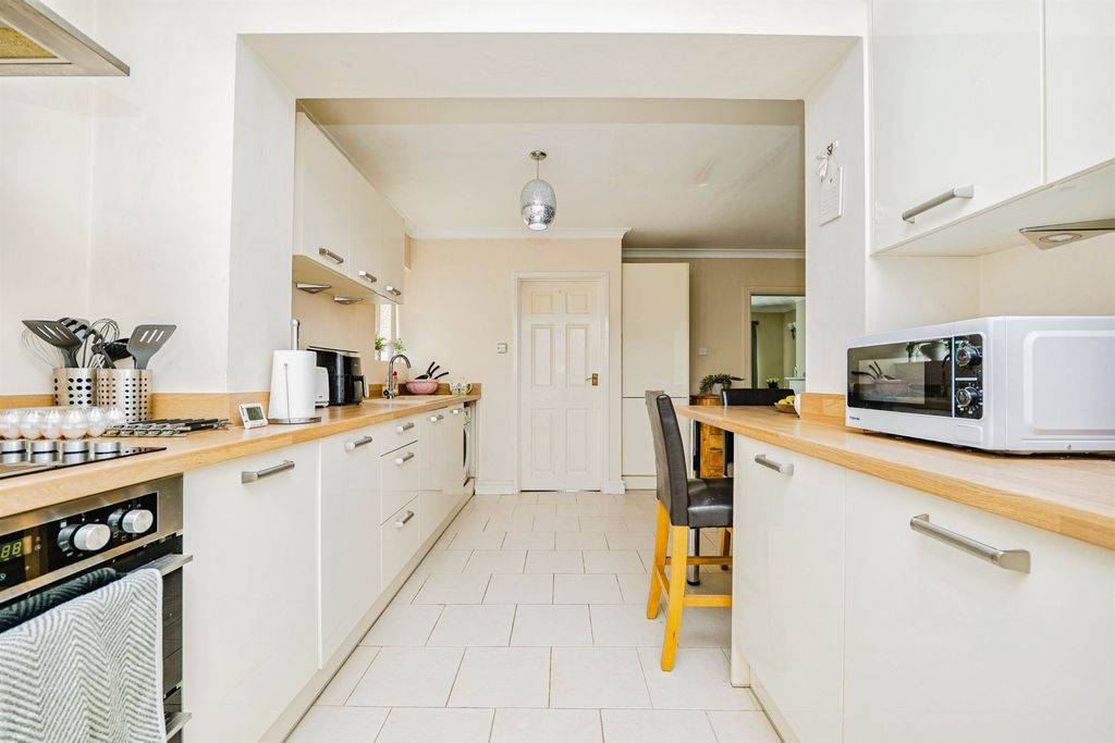 Property photo 3 of 15