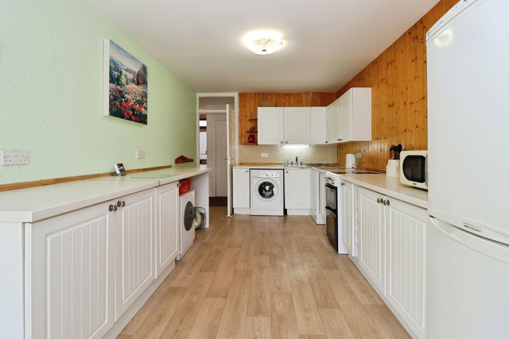 Property photo 2 of 17 Kitchen