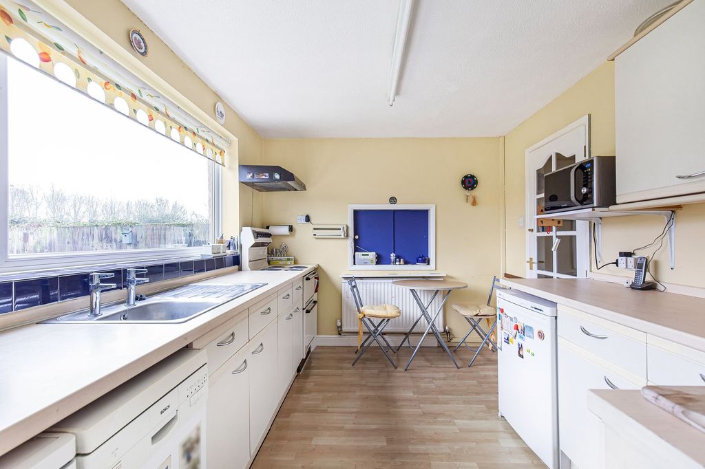 Property photo 3 of 22