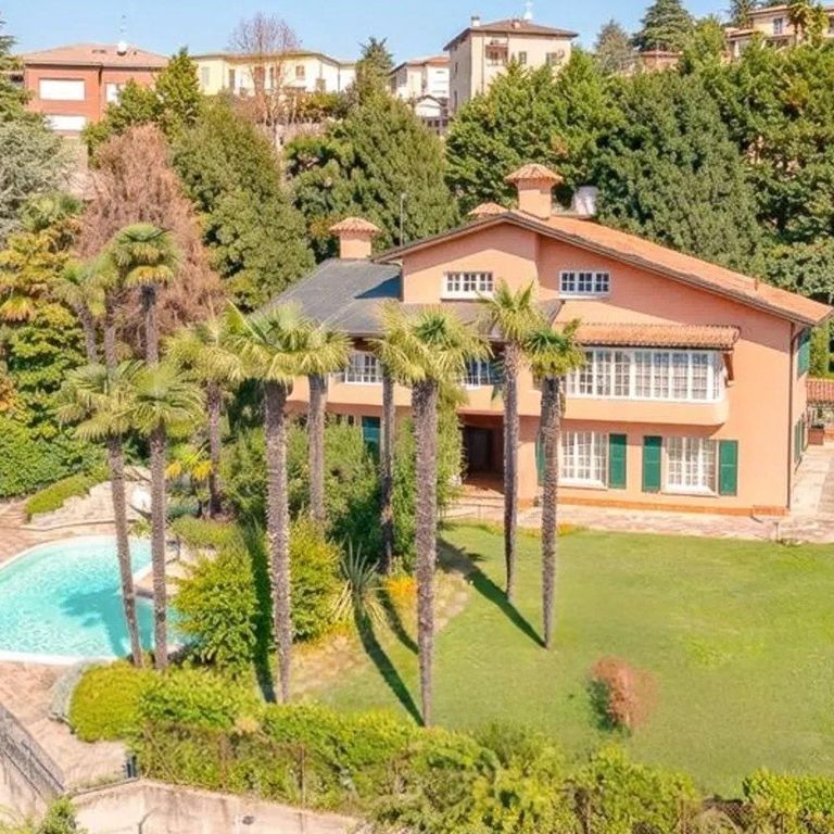 Property photo 1 of 18 Villa Overlooking Lake Como In Cernobbio, Lombardy