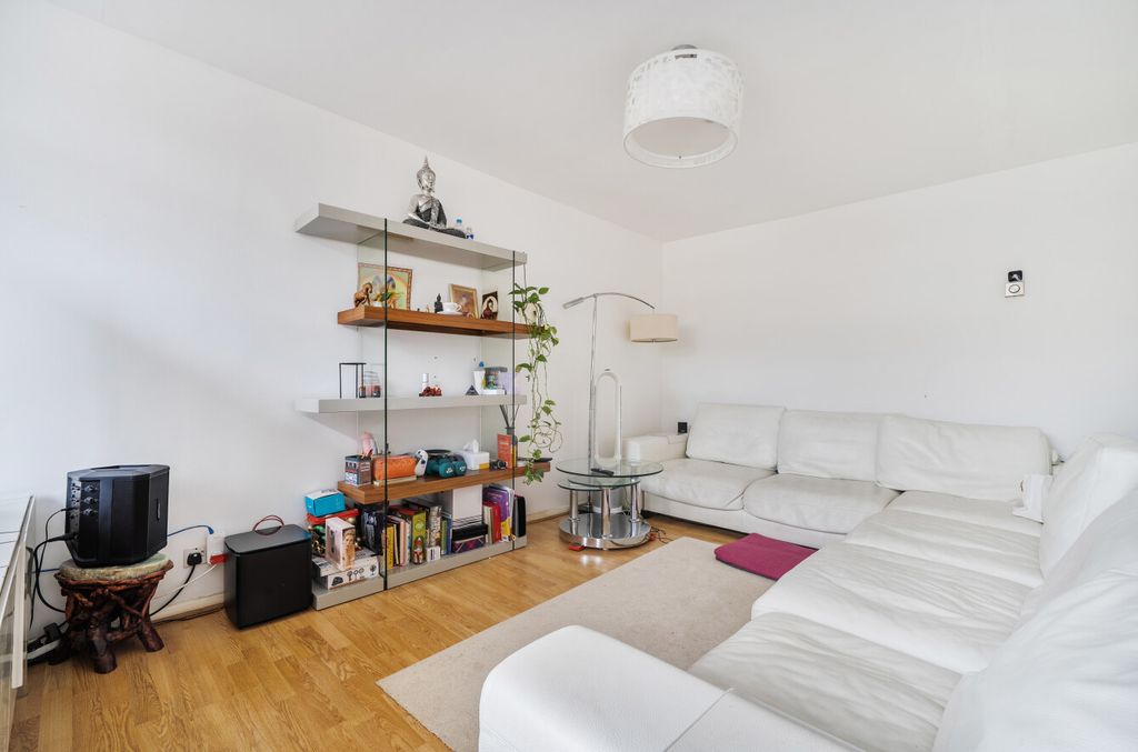 Property photo 2 of 26 1482836-1-6A43d16...