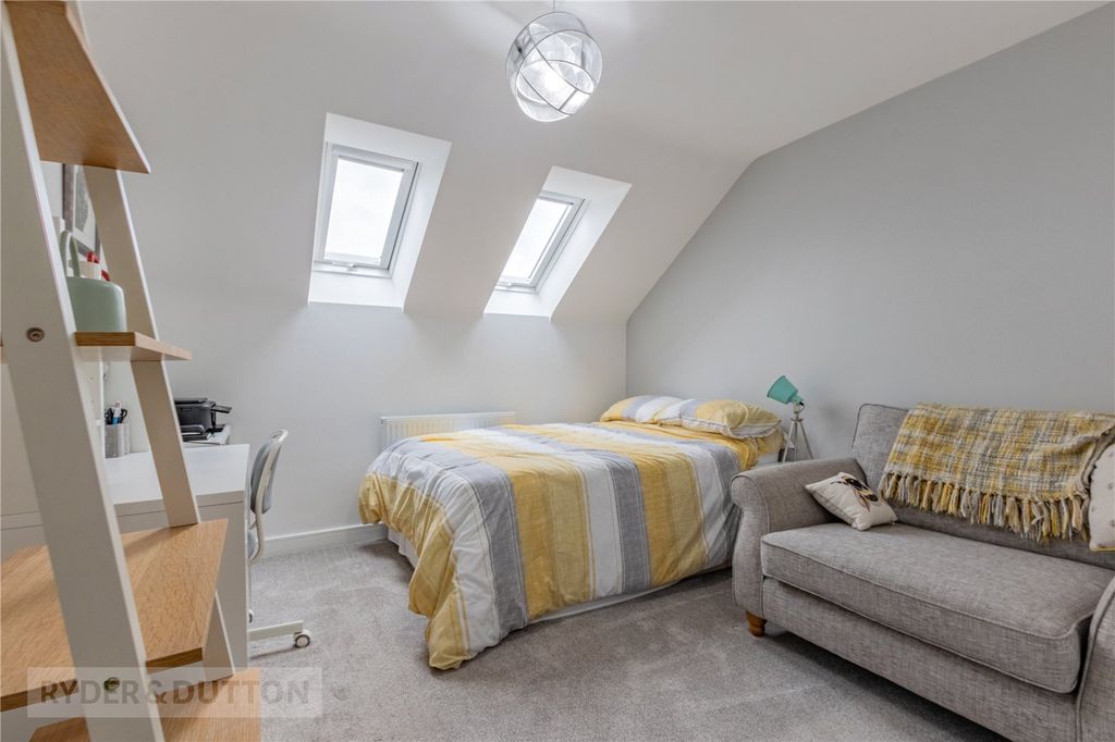 Property photo 2 of 31 Bedroom