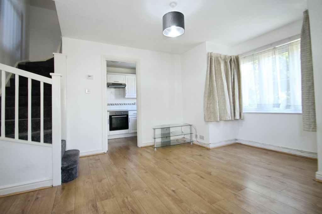 Property photo 3 of 12 Photo 7