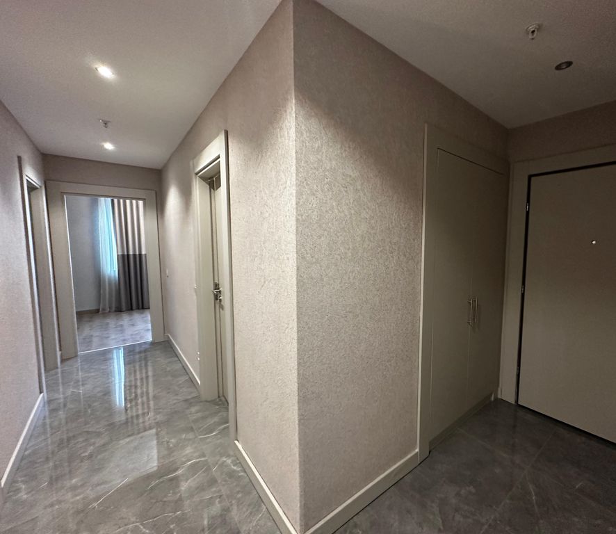 Property photo 2 of 21 Asian Istanbul Sea View Apartments - Kartal - Apartment Hallway