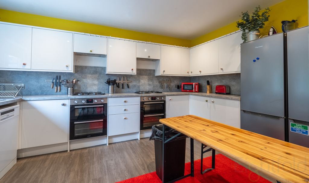 Property photo 3 of 26 Photo 4