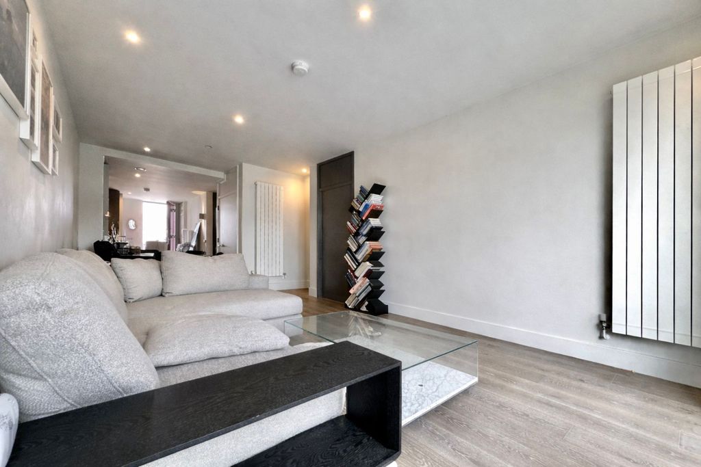 Property photo 2 of 13 Gallery