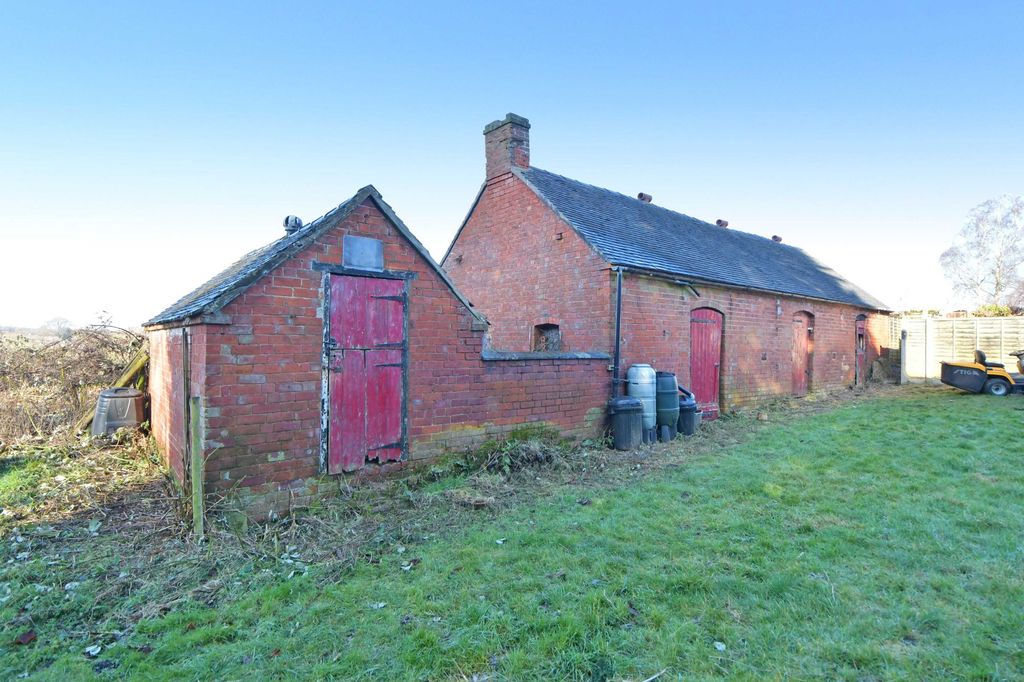 Property photo 2 of 24