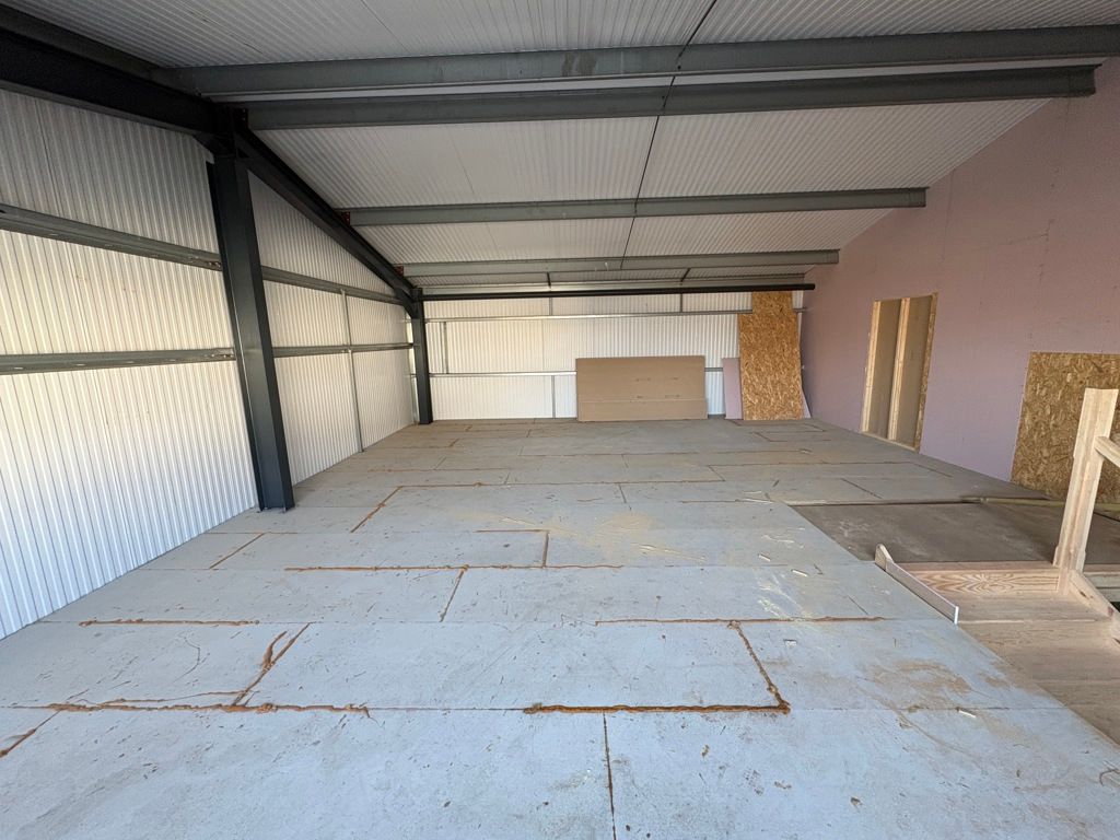 Property photo 3 of 8 Photo 18