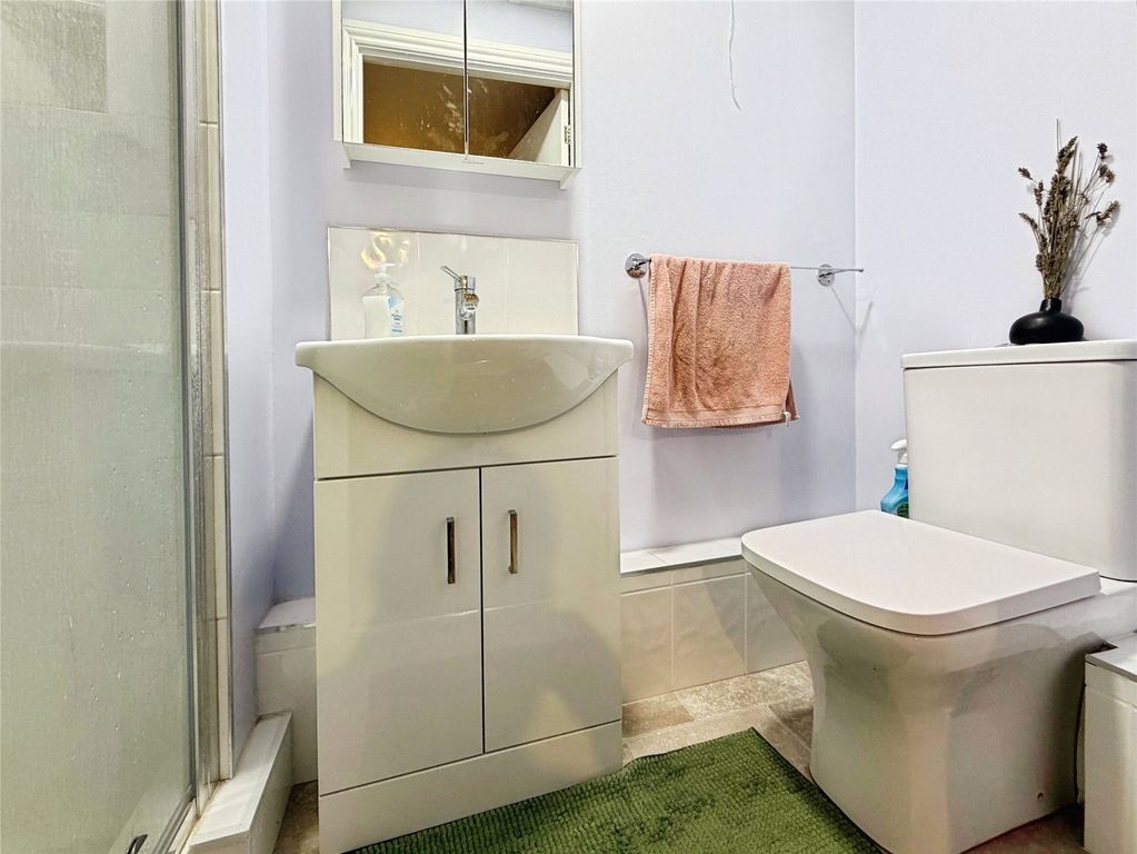 Property photo 2 of 8 Picture No. 11