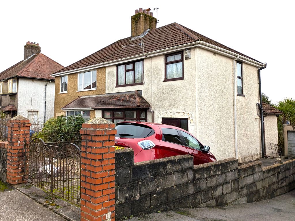 Property photo 2 of 11