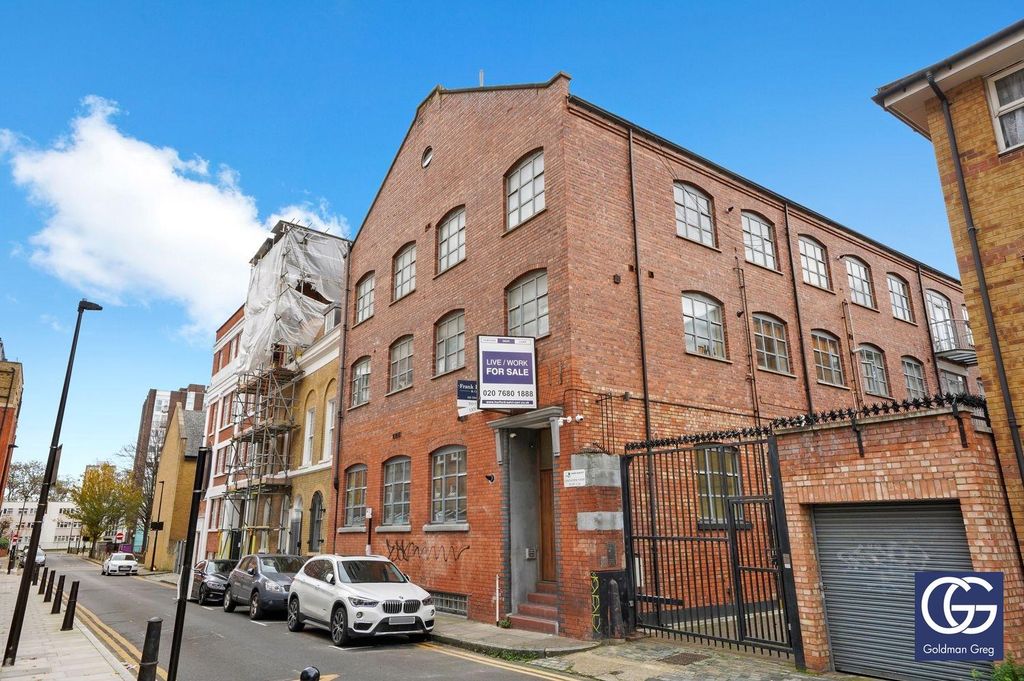 Property photo 2 of 13