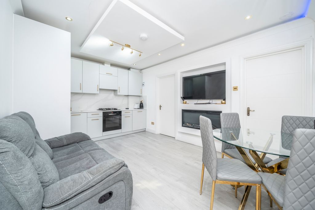 Property photo 2 of 13 Open Plan Living