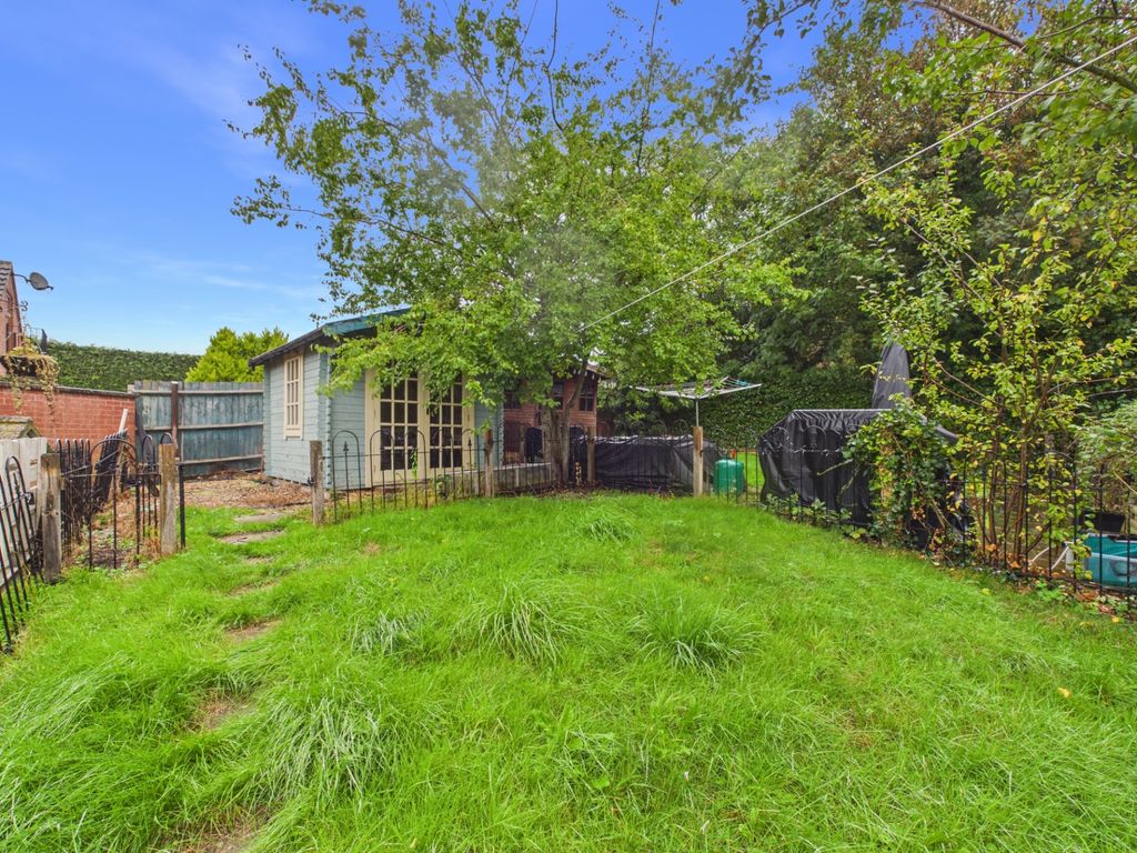 Property photo 3 of 16 Northampton Road