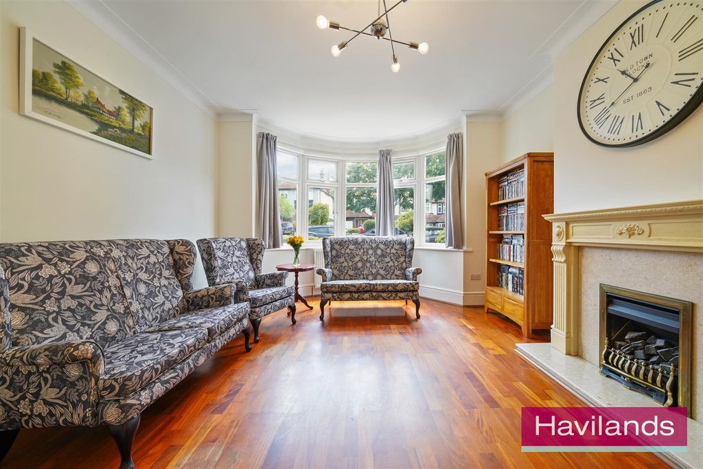 Property photo 3 of 22 The Chine-3.Jpg