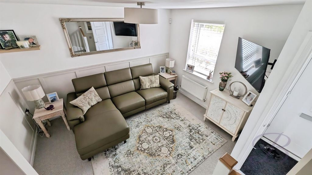 Property photo 3 of 29 Ad7594d8-Photo-2026-08-18-16-25-56 203.Jpg