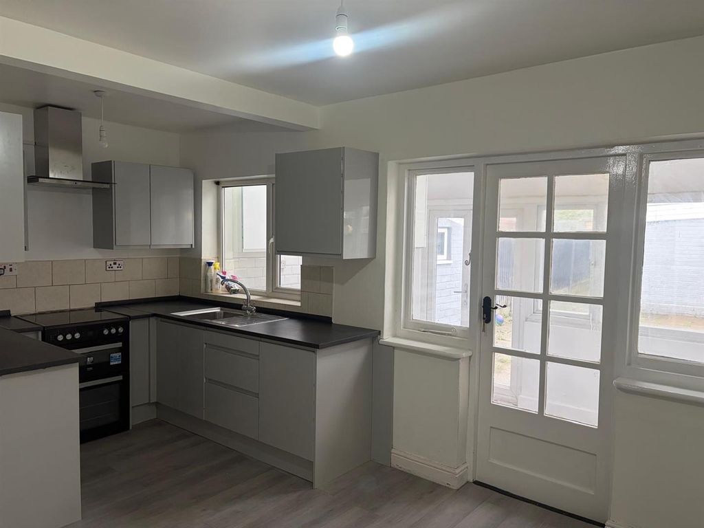 Property photo 3 of 12 Img-20251208-Wa0150.Jpg