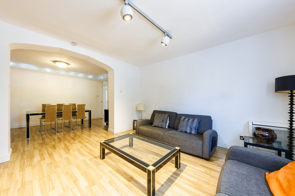 Property photo 3 of 10 Brompton Lodge