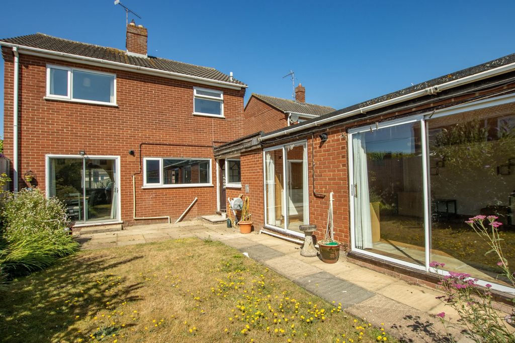 Property photo 3 of 21 4321095