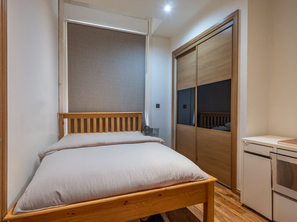 Property photo 2 of 4 4037342