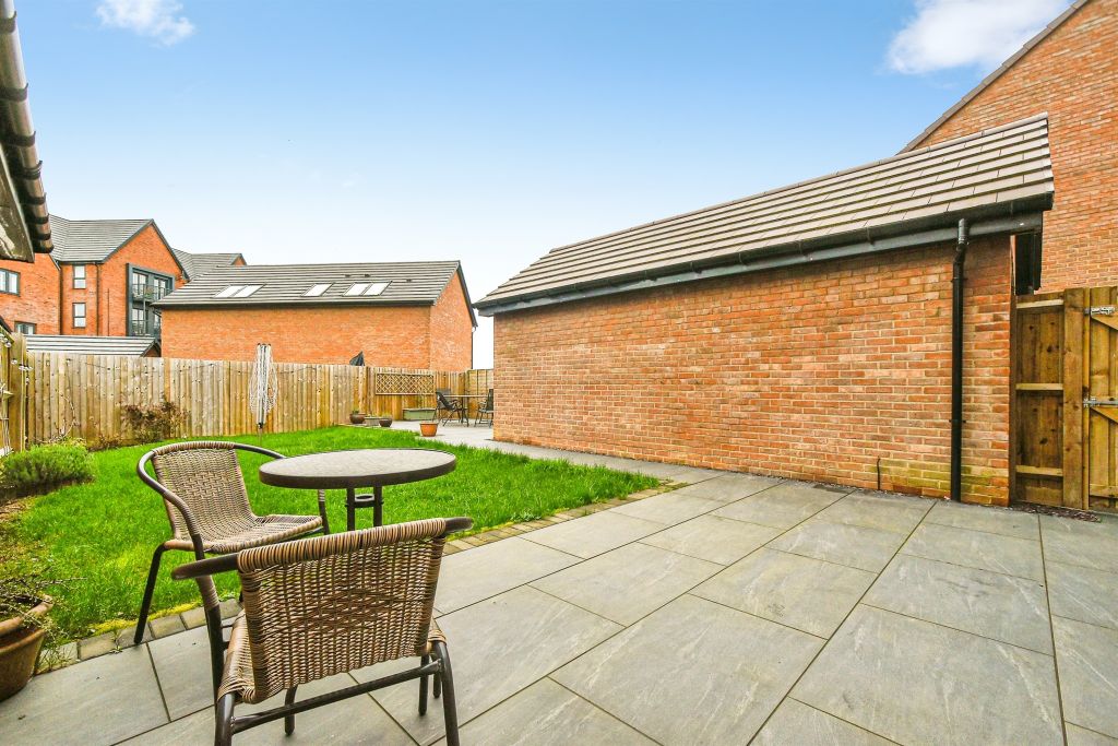 Property photo 2 of 17