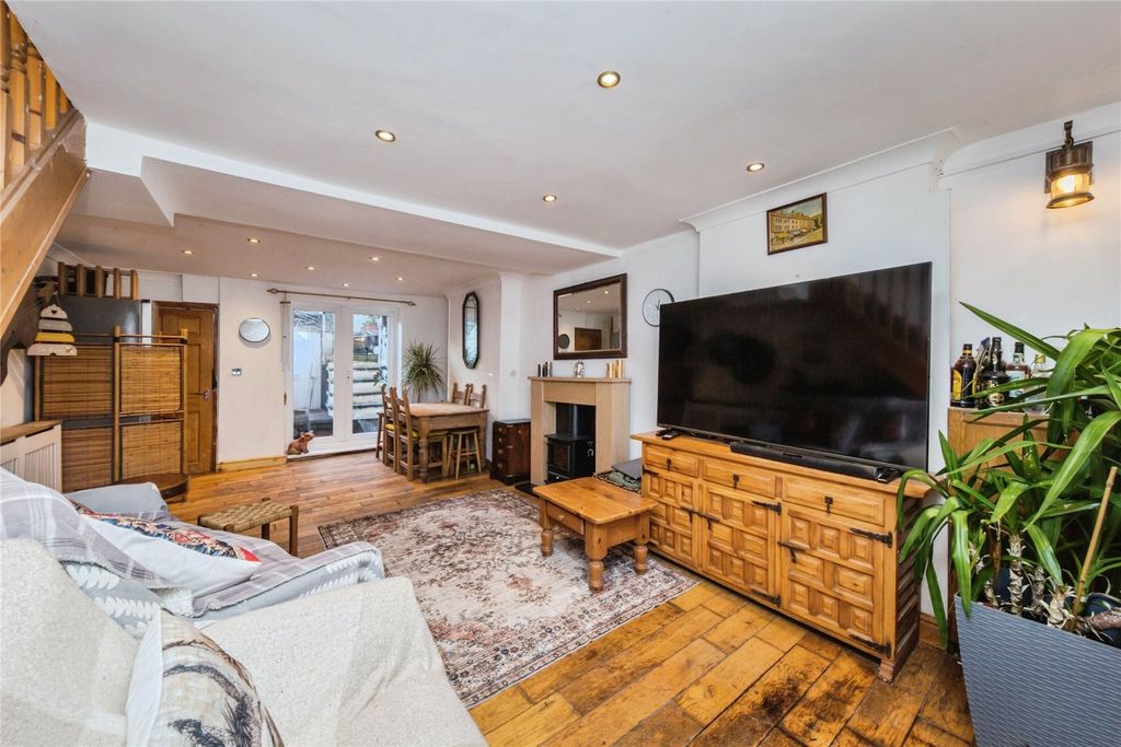 Property photo 2 of 24 Picture No. 09