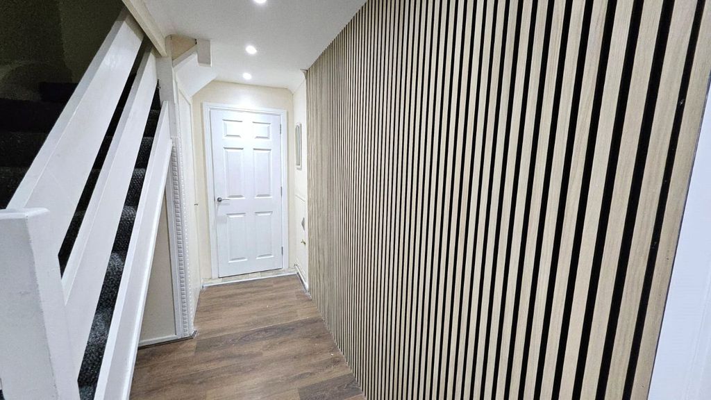 Property photo 3 of 6 Picture No. 04