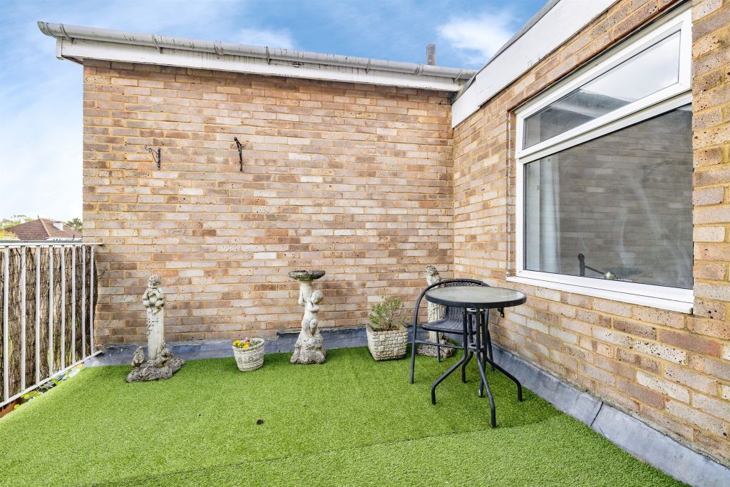 Property photo 2 of 23