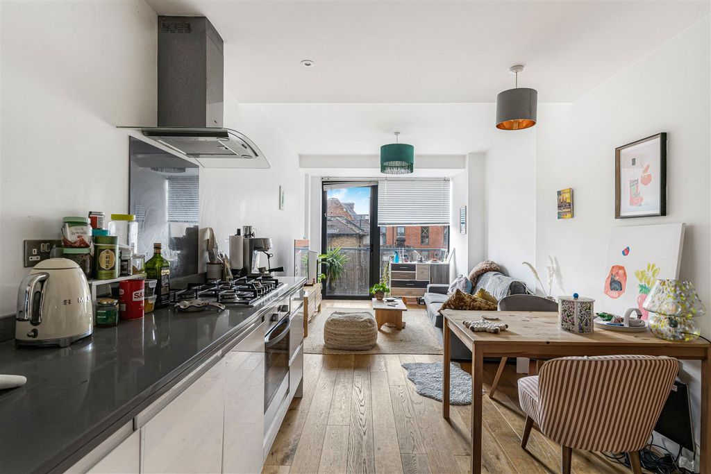 Property photo 2 of 10