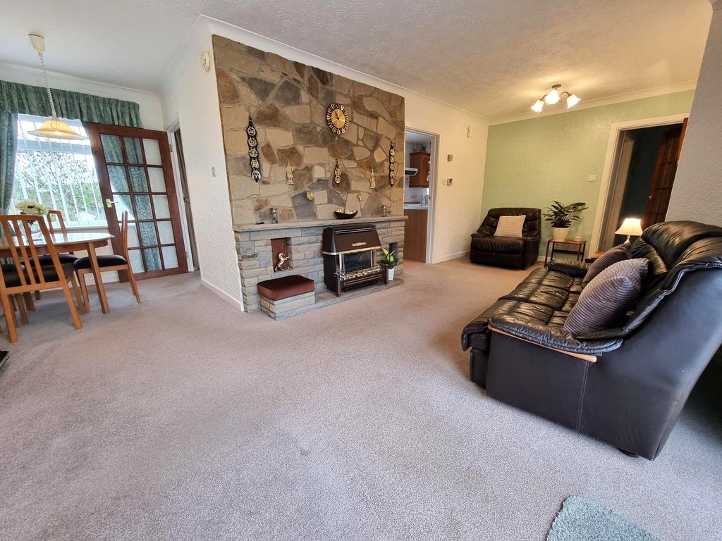 Property photo 3 of 19 Lounge/Dining Room