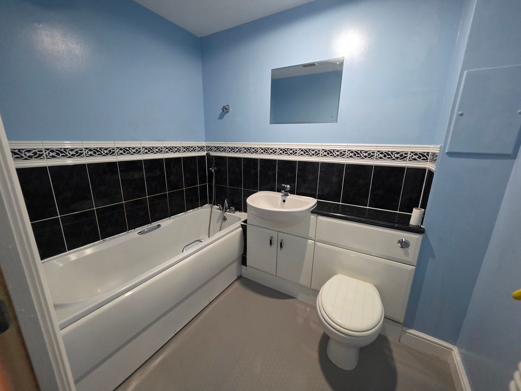 Additional image 12 of 1 bed flat to rentArgent Street, Grays RM17