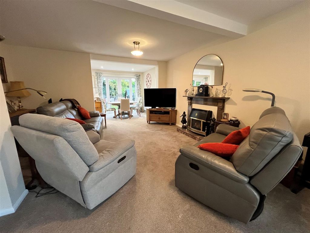 Additional image 6 of 4 bed property for saleBrooklands Close, Daventry NN11