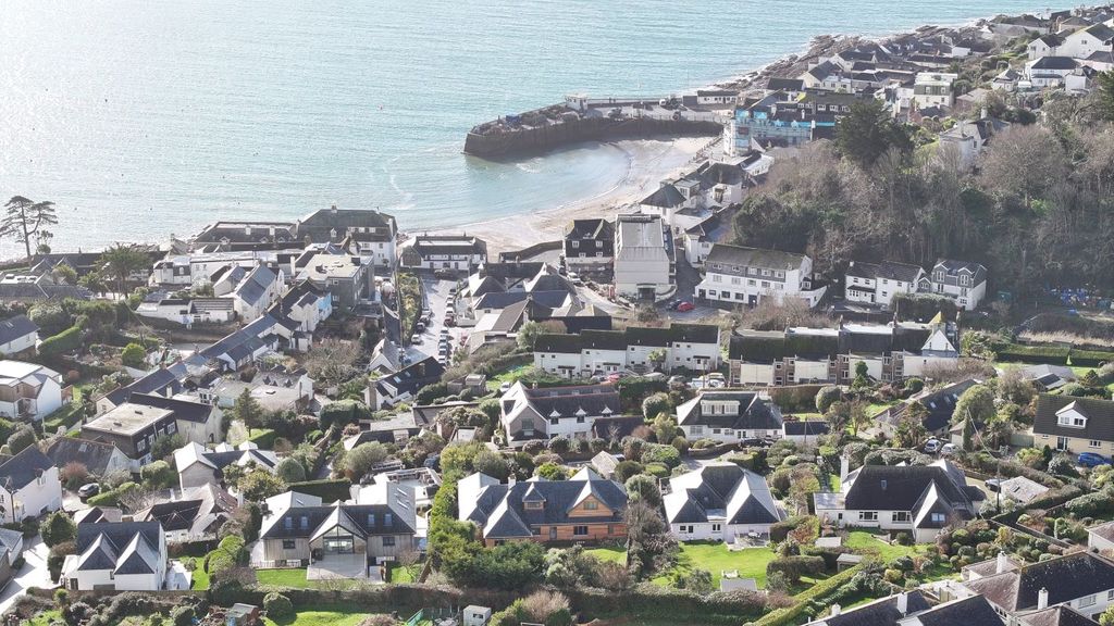 Property photo 3 of 14