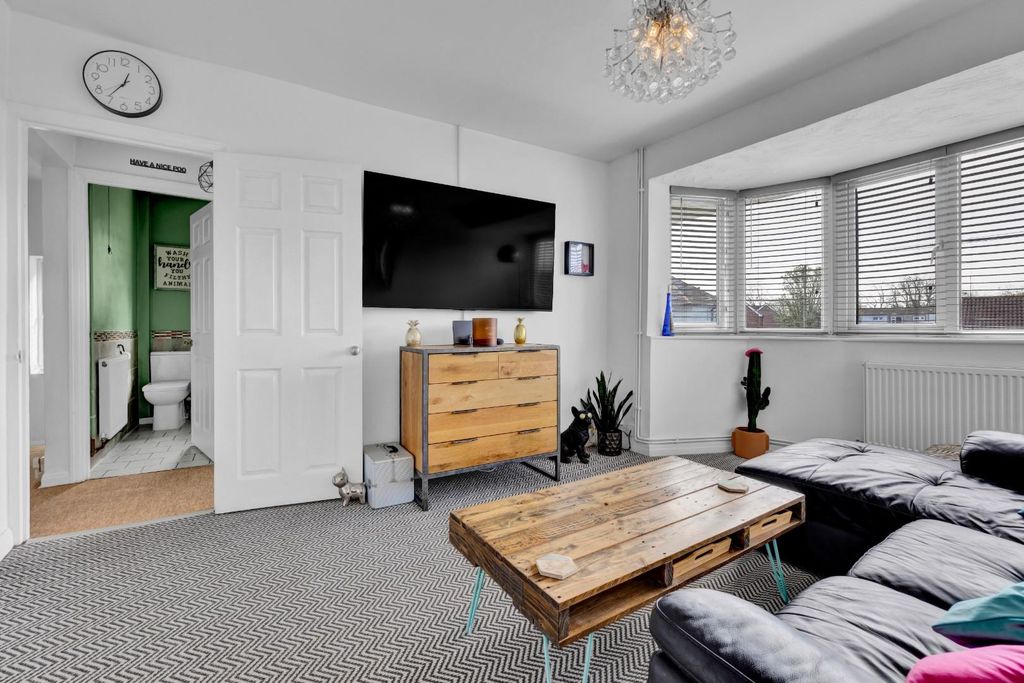 Property photo 3 of 14