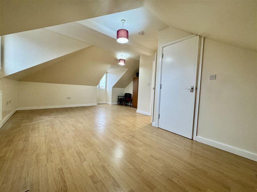 Property photo 2 of 7 Location: