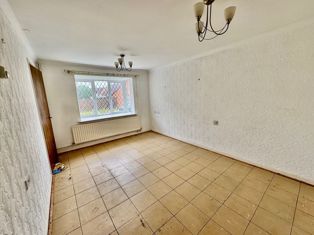 Property photo 2 of 10 3