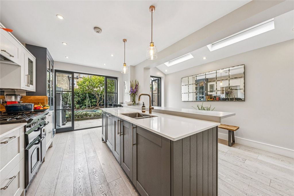 Property photo 1 of 9 Picture No. 06