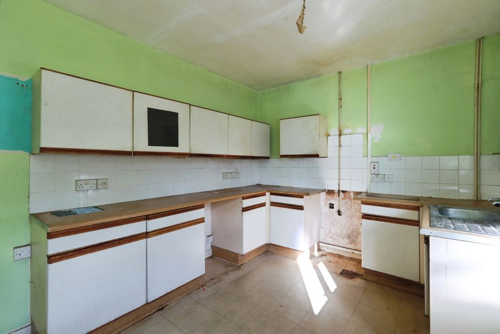 Property photo 3 of 16 Pbox-Img.Jpg