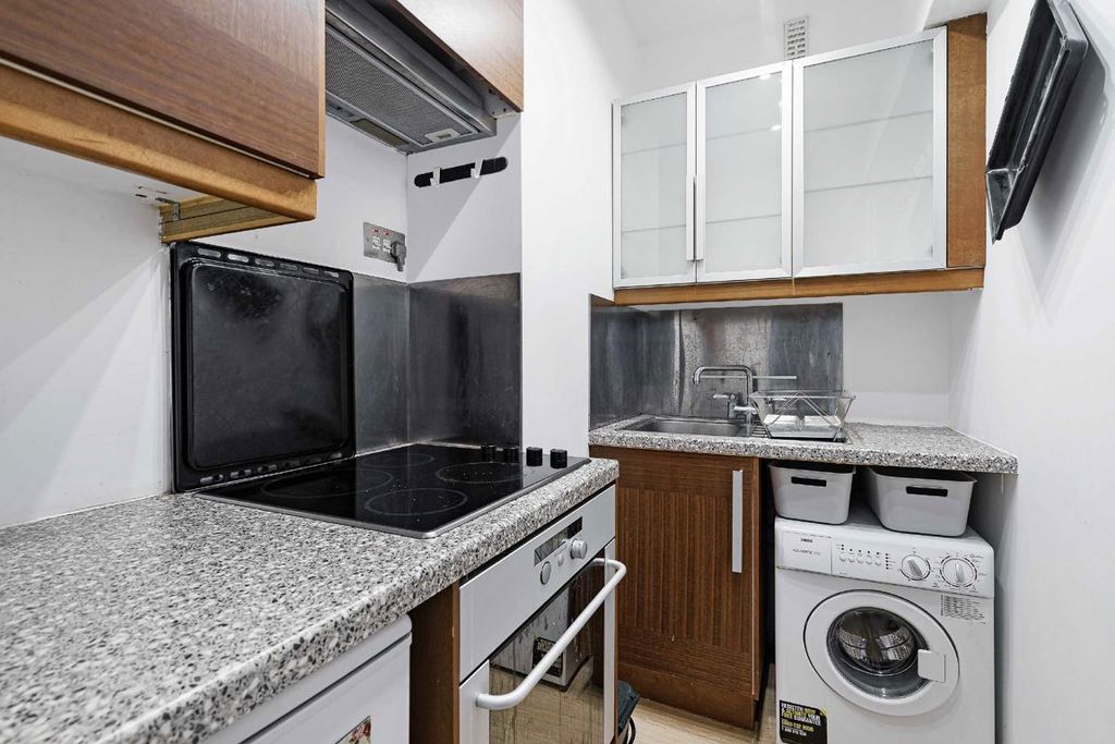 Property photo 3 of 4