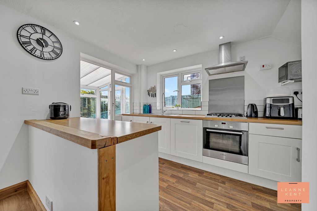 Additional image 4 of 3 bed semi-detached house for saleCaerleon Court, Caerphilly CF83