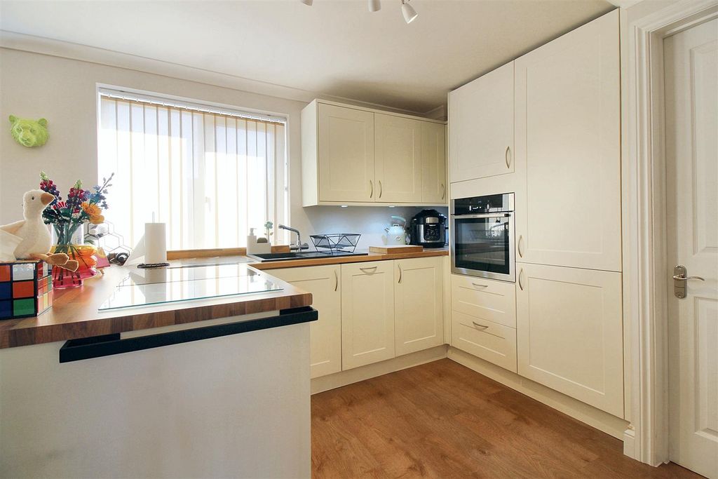 Property photo 3 of 12 7.Jpg
