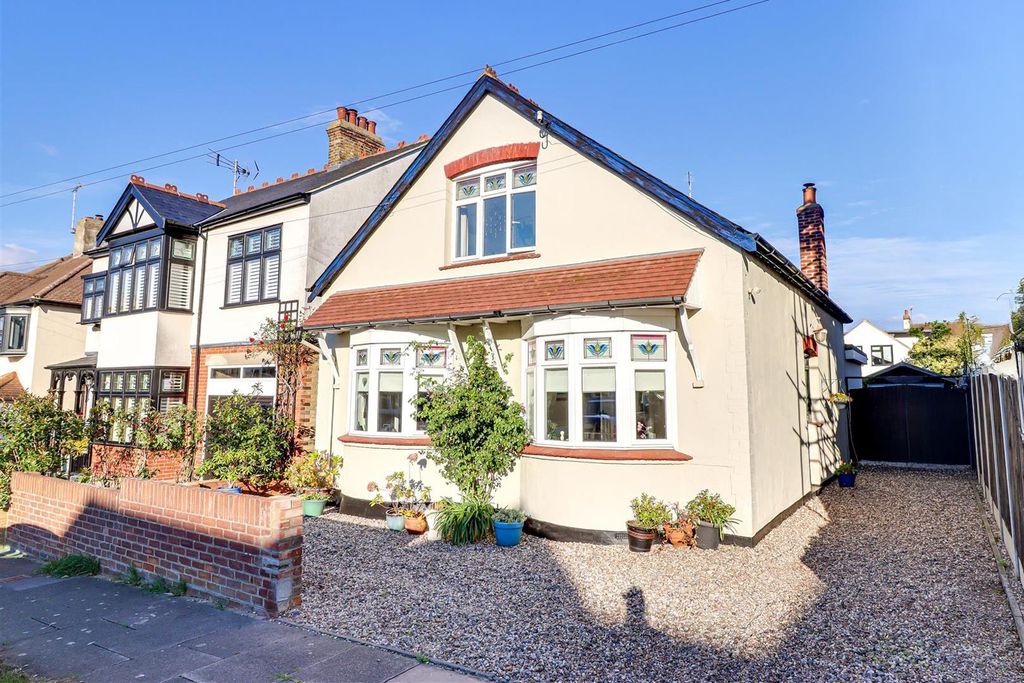 Property photo 1 of 27