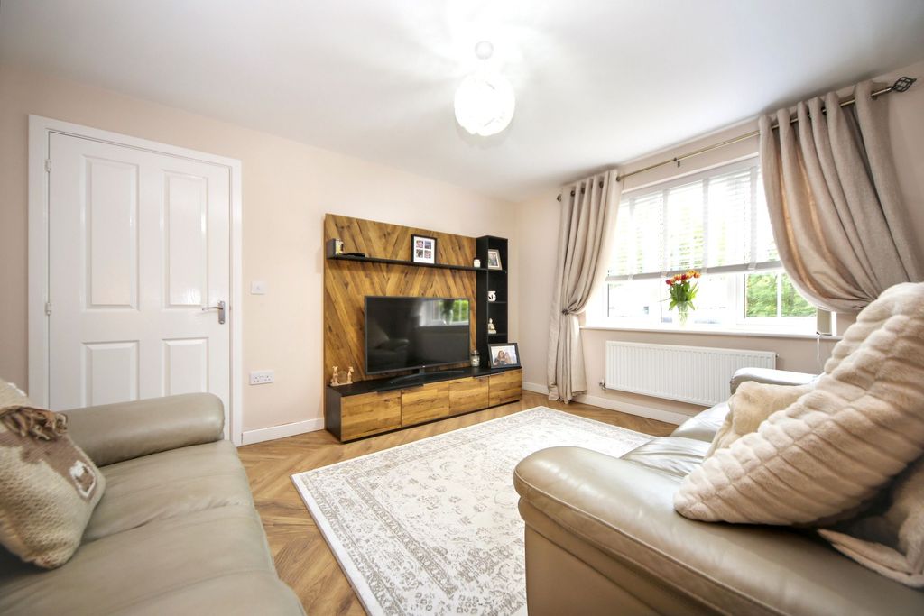Property photo 2 of 24