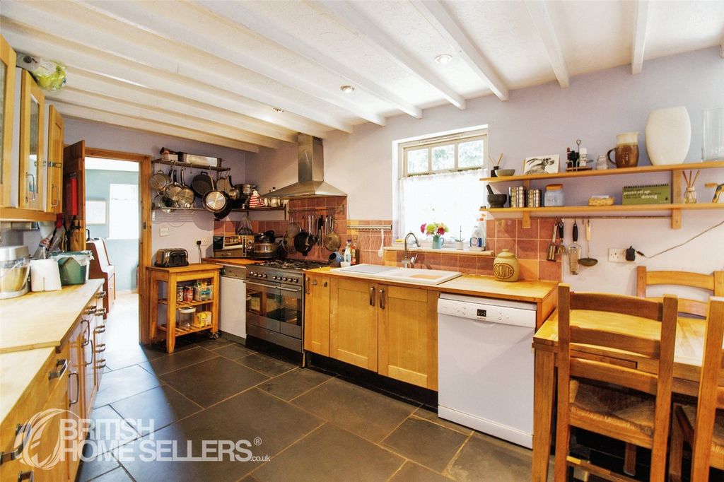 Property photo 2 of 24 Picture No. 72