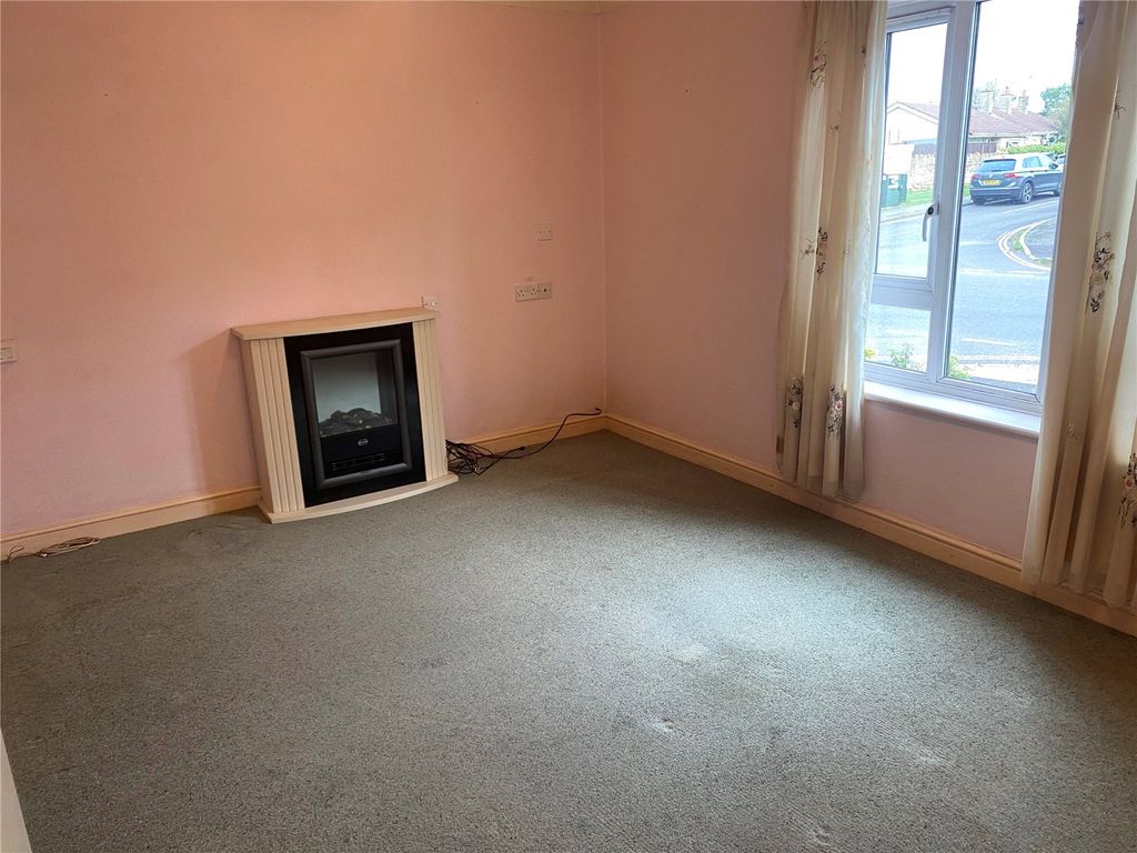 Property photo 2 of 7 Living Room